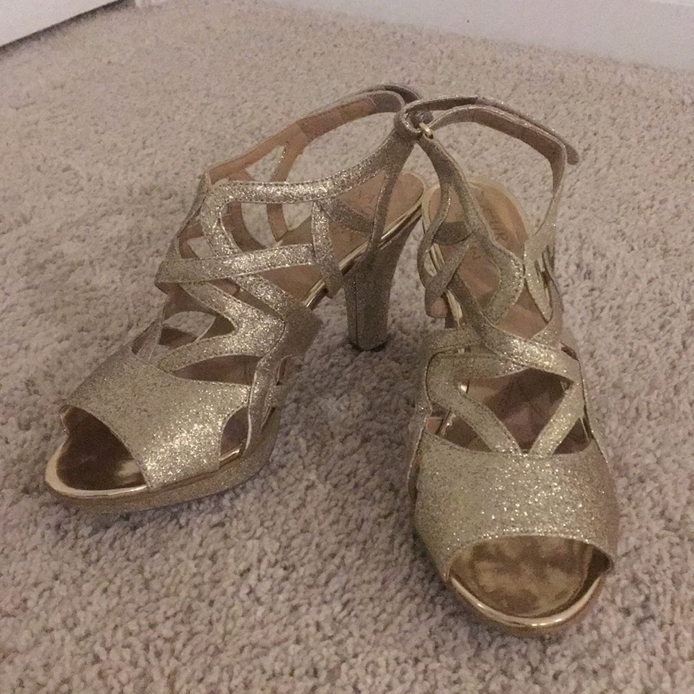 Gorgeous & Comfy Naturalizer Heels Size 9.5